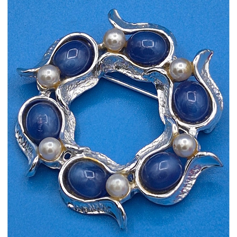 Vintage Wreath Brooch Blue Cabochon Faux Pearl Silver Tone Textured Pin